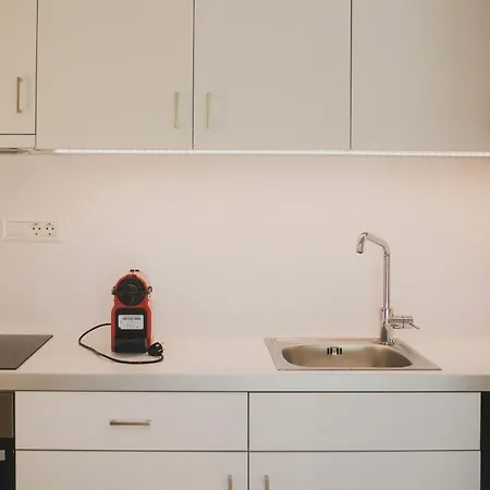 Apartment Hidden Gem In Center, Steps To Venetian Town